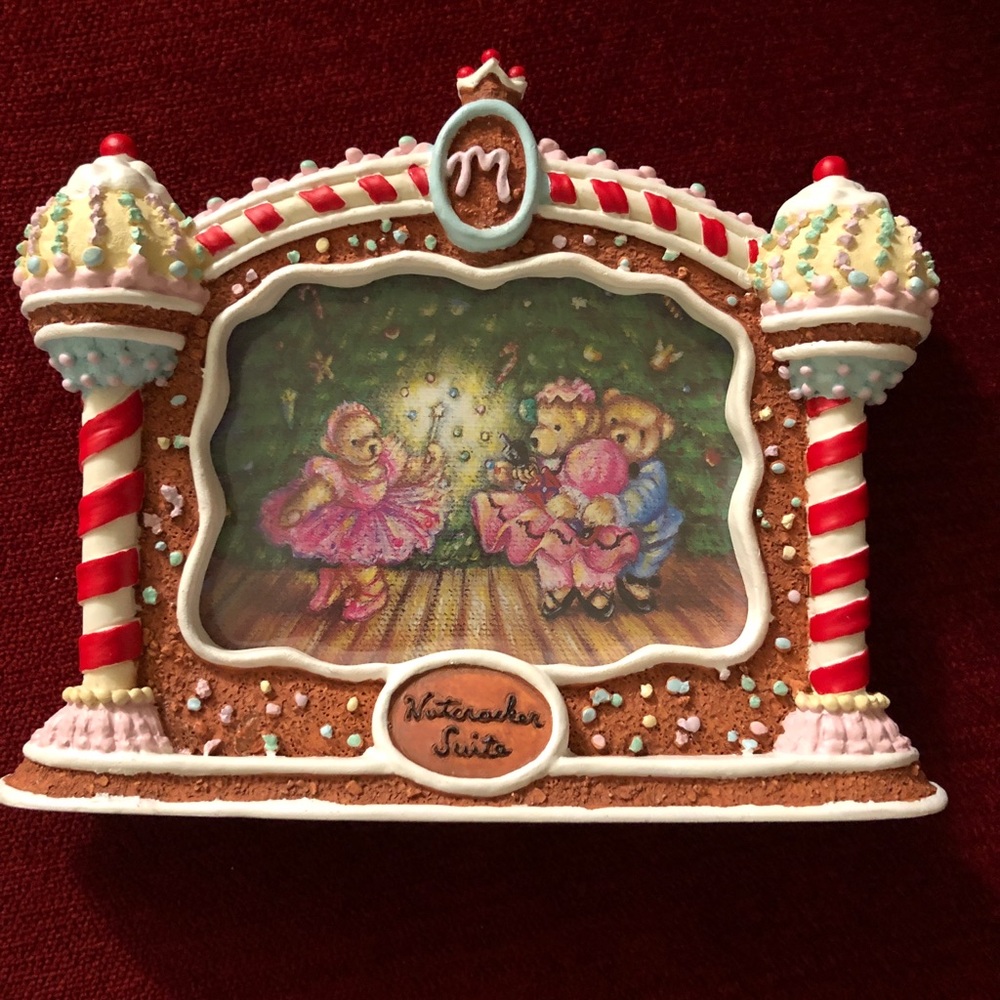 Muffy Vanderbear NUTCRACKER SUITE Picture Frame w/ Painting Gallery Collection